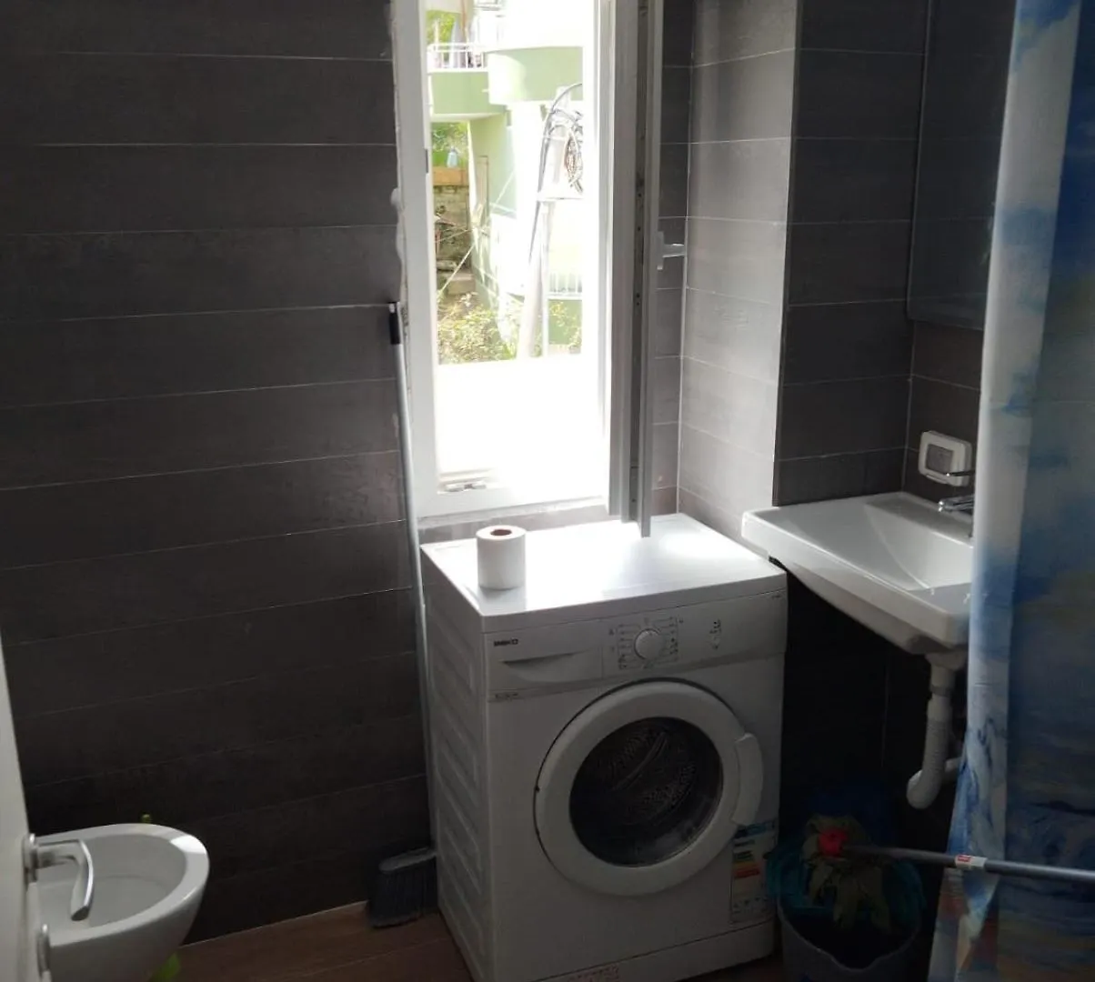Liv Apartment Tirana 0*,
